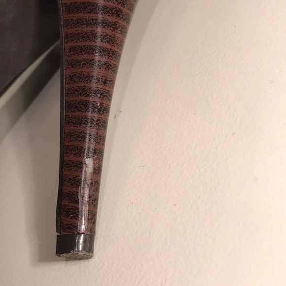 MRKT. Brown & Gold Leather Heels Size 8 EUC - Picture 8 of 8